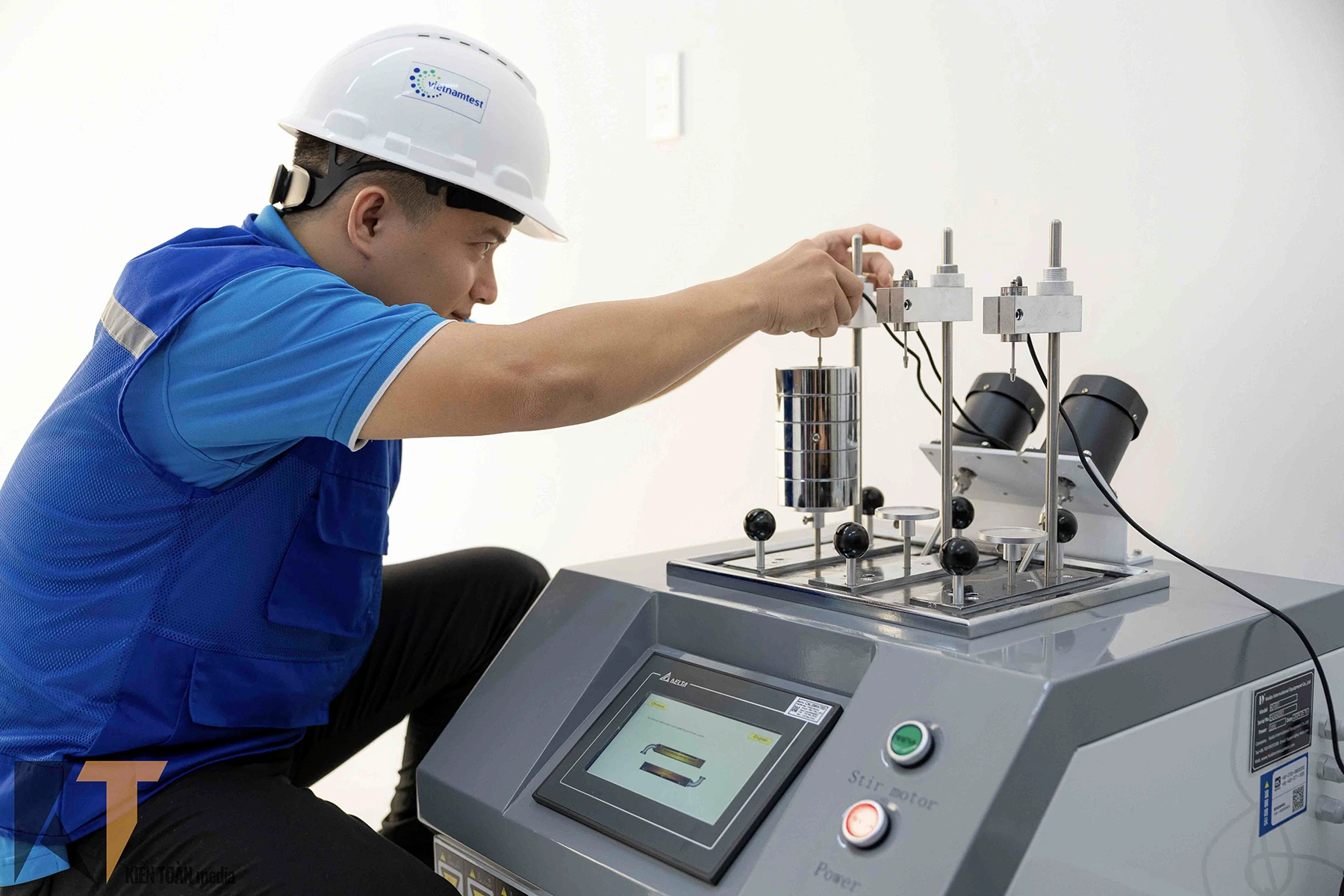 Chụp ảnh, quay phim cho quy trình sản xuất của doanh nghiệp