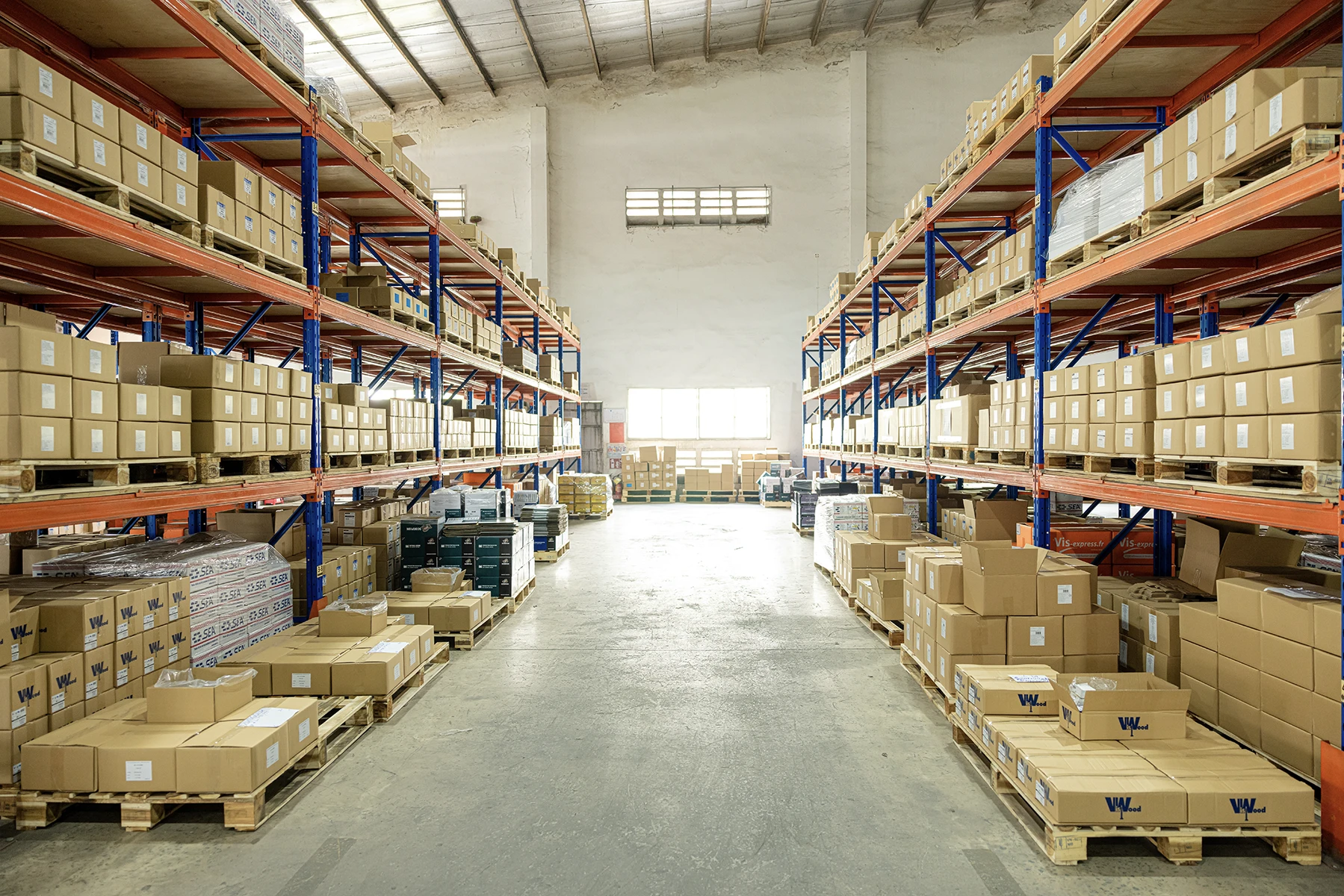 Studio Chụp Ảnh Quảng Cáo Doanh Nghiệp Chuyên Nghiệp Tại TP.HCM | Kiến Toàn Media